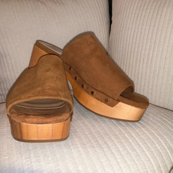 DOLCE VITA Dorado Studded Mule Sandal in Saddle Suede