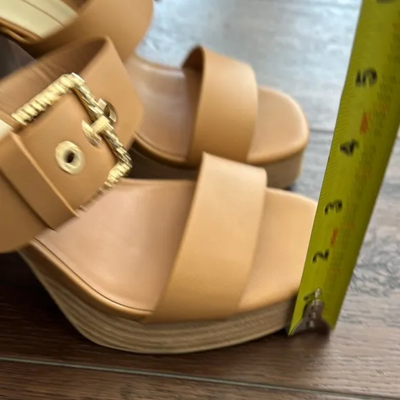 Dolce Vita Landry Tan Mules with Chunky Heel &amp; Gold Hardware, worn once in EUC.