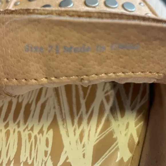 Dolce Vita Maura Studded Leather Slide Tan Blush SlipOn Flats Shoes Mules 7.5