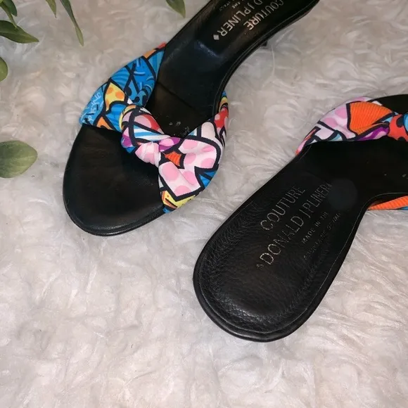 Donald J. Pliner 80’s Couture Funky Comic Print Knotted Kitten Heels Size 6