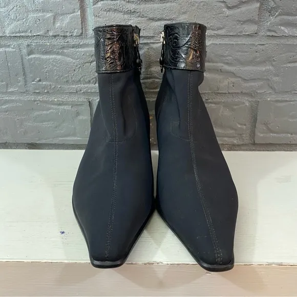 DONALD J PLINER BLACK LUCYA POINTED TOE BOOTIES