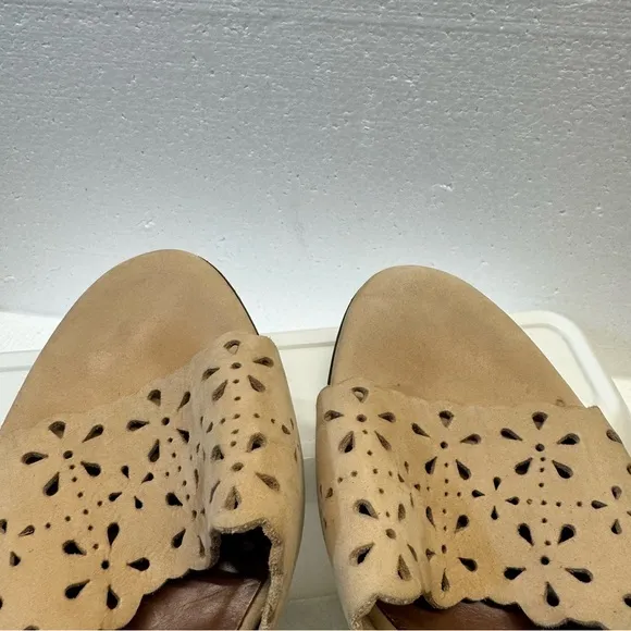 Donald J Pliner Couture EUC‎ Open Toe Kitten Heels Made in ltaly Size 9