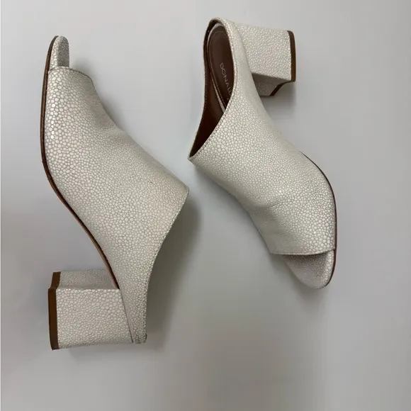 Donald J Pliner ELLIS Pearl White Open Toe Block Heel Slip On Mules 5.5 M
