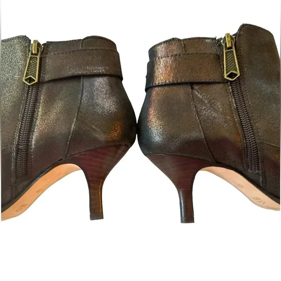 Donald J Pliner Longa Metallic Bronze Pointed Toe Kitten Heel Ankle Boots 6.5