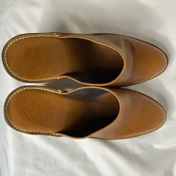 Donald J Pliner Tan Mules, Made in Italy