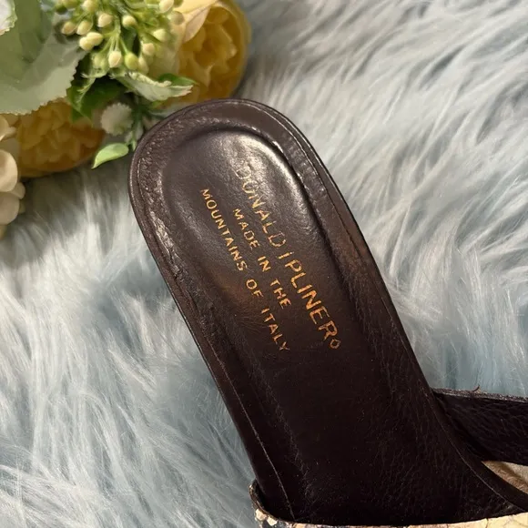 Donald J Pliner Valore Rose Pittone Toe Loop Kitten Heels sz 8