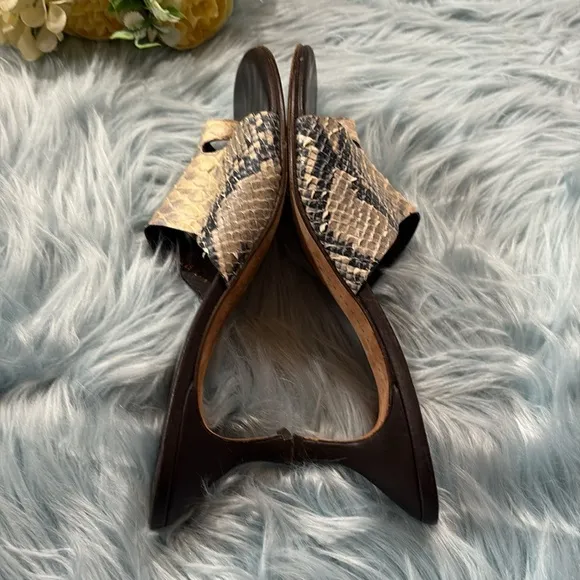 Donald J Pliner Valore Rose Pittone Toe Loop Kitten Heels sz 8