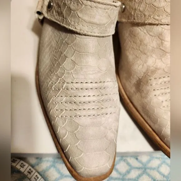 Donald Pliner &quot;Mazzy&quot; Oyster Snakeskin Print Leather Western Mules Sz.8.5 $275