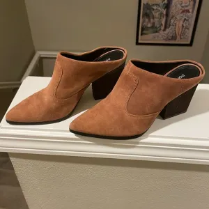 Donald Pliner Valda brown suede western style mules size 9.5
