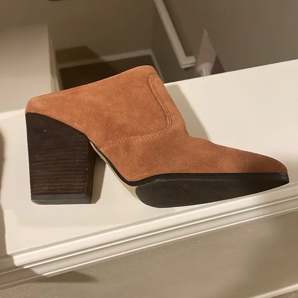 Donald Pliner Valda brown suede western style mules size 9.5