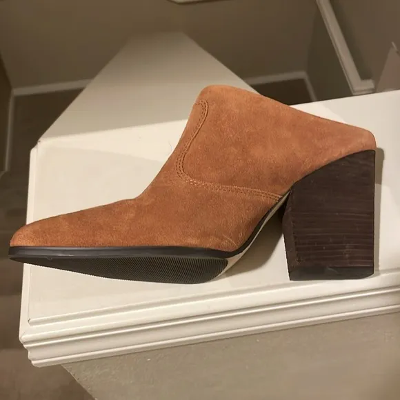 Donald Pliner Valda brown suede western style mules size 9.5
