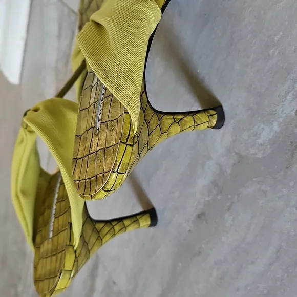 Donald Pliner Women's Lime Green Alligator Slip on Heels  Size 8
