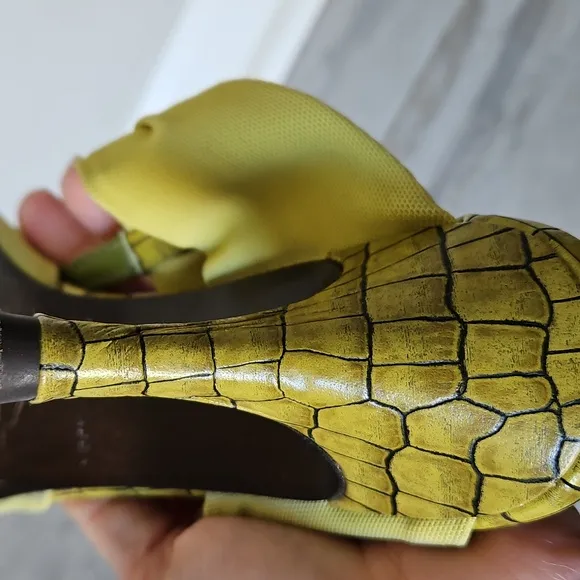 Donald Pliner Women's Lime Green Alligator Slip on Heels  Size 8