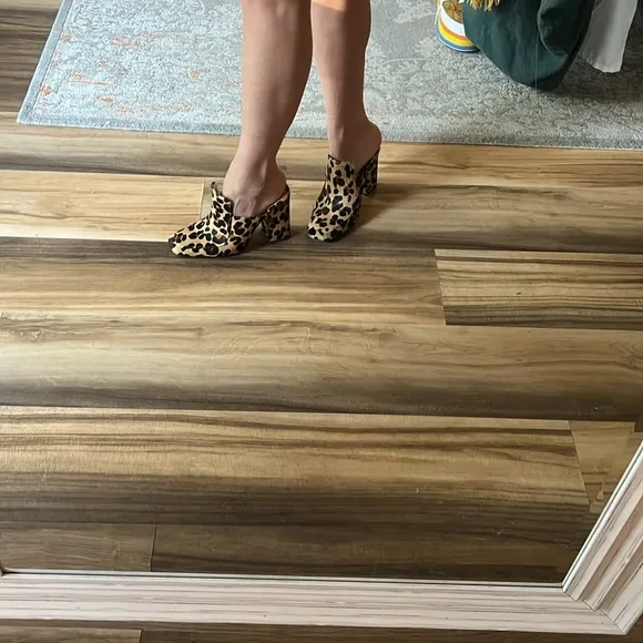 DORATEYMUR Munise Calf Hair Mules In Leopard Print EU 38 (US 8)‎ EUC