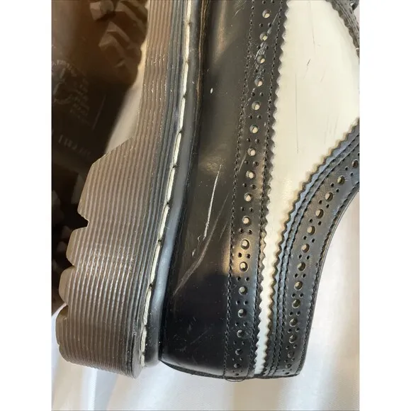 Dr. Martens 3989/59 Bex Wingtip Leather Oxford Brogue Laced Shoes M-8, W-9