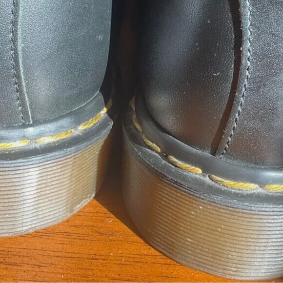 Dr. Martens Original Leather Black Oxfords 12” heel to toe Please Measure
