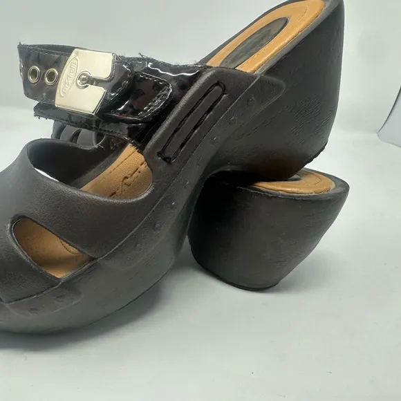 Dr Scholls Women's Brown slip on dance Clogs