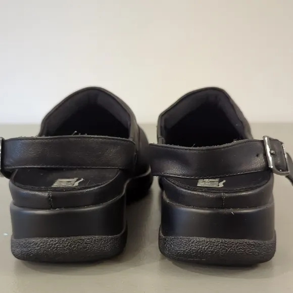 DREW Black Savannah Clogs size 8.5W