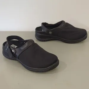 DREW Black Savannah Clogs size 8.5W