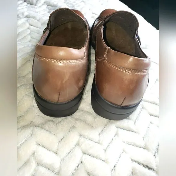 Earth by Earth Origins Round toe slip- ons, Size 8.5,