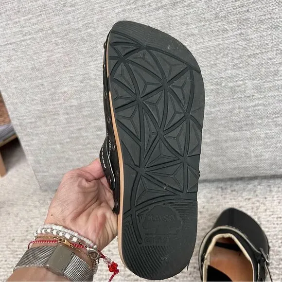 Earth Kalso Shanti Black Leather Clogs