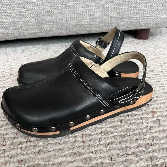 Earth Kalso Shanti Black Leather Clogs
