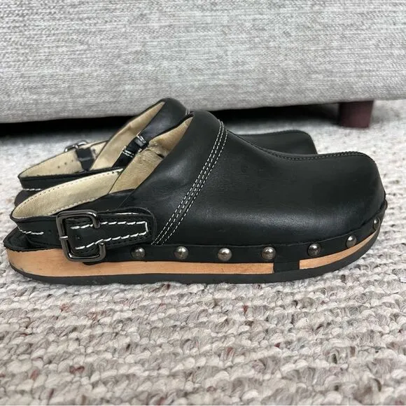 Earth Kalso Shanti Black Leather Clogs