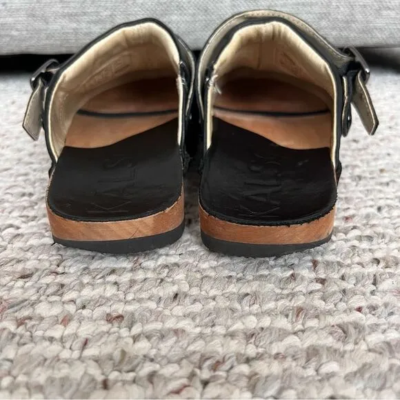 Earth Kalso Shanti Black Leather Clogs