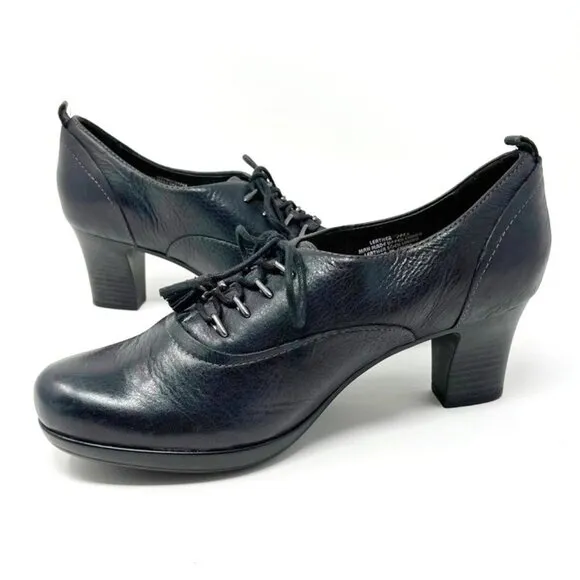 Earth Pannikin Leather Heeled Oxfords. Tassel Laces. Black. Size 8.5