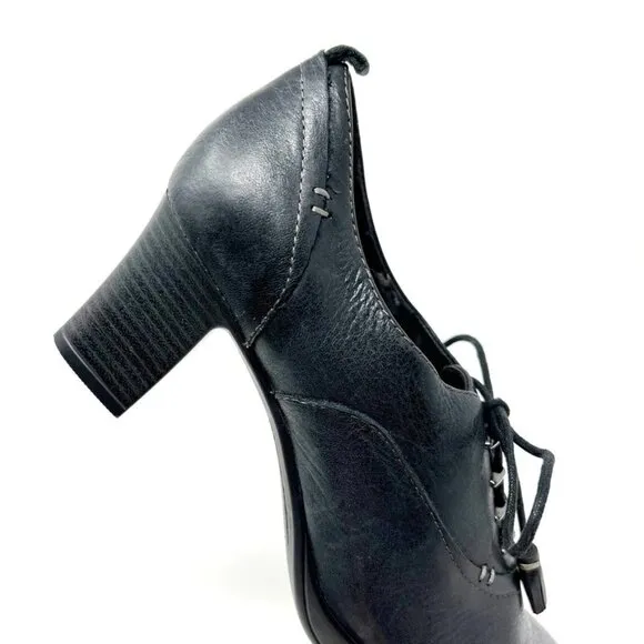 Earth Pannikin Leather Heeled Oxfords. Tassel Laces. Black. Size 8.5
