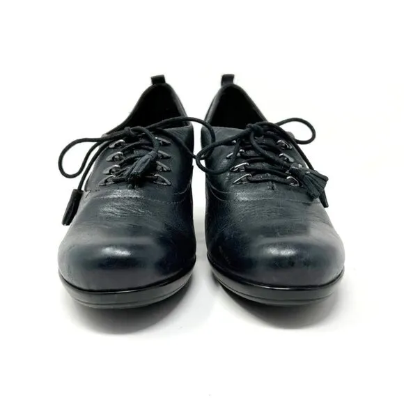 Earth Pannikin Leather Heeled Oxfords. Tassel Laces. Black. Size 8.5