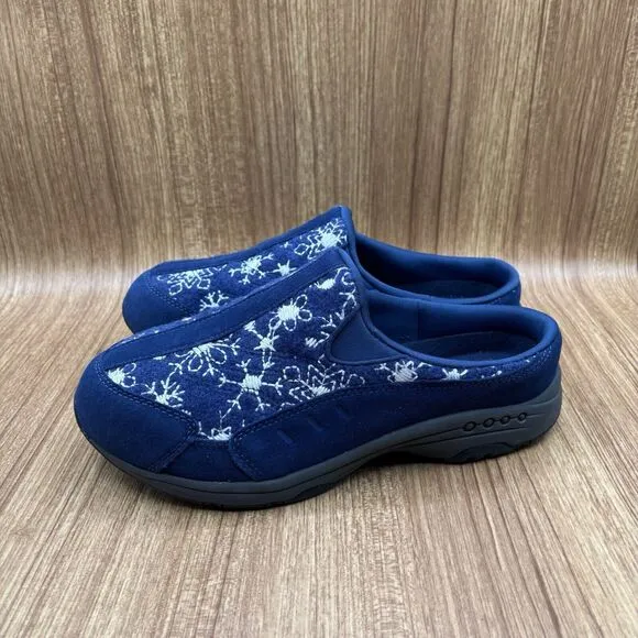 Easy Spirit Traveltime Clog Blue with White Snowflakes Women's Size 9WW
