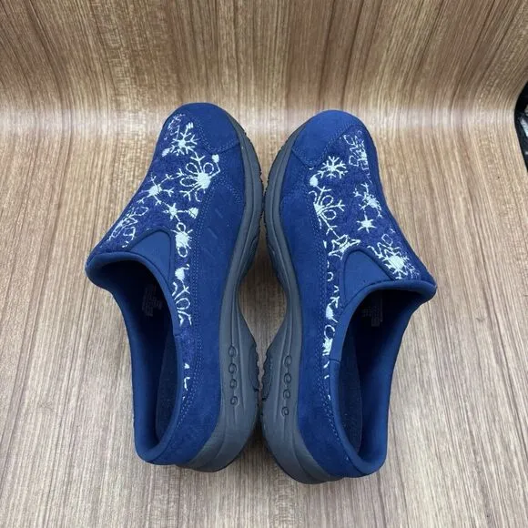 Easy Spirit Traveltime Clog Blue with White Snowflakes Women's Size 9WW