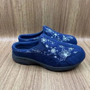 Easy Spirit Traveltime Clog Blue with White Snowflakes Women's Size 9WW
