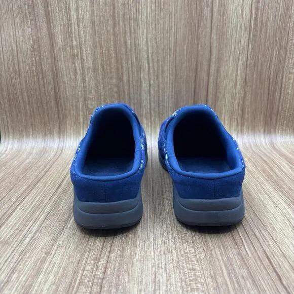 Easy Spirit Traveltime Clog Blue with White Snowflakes Women's Size 9WW