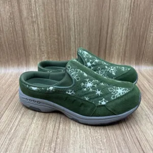 Easy Spirit Traveltime Clog Suede and Wool Green with Snowflakes Women Size 9WW