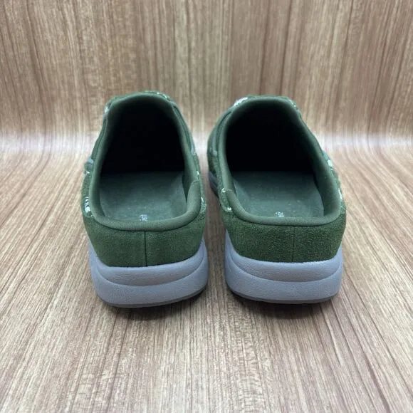 Easy Spirit Traveltime Clog Suede and Wool Green with Snowflakes Women Size 9WW