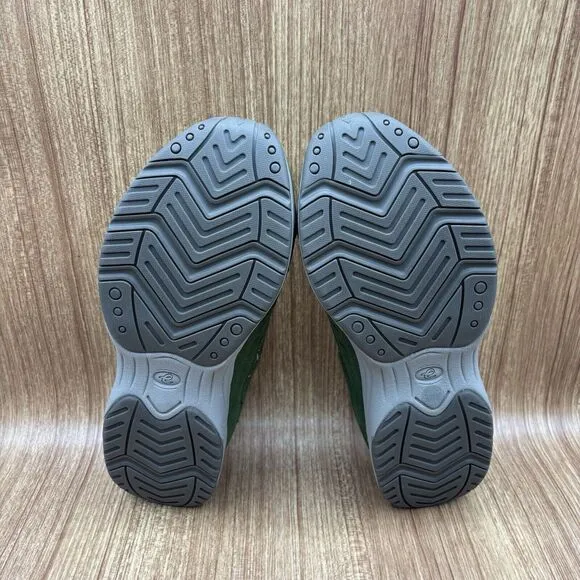 Easy Spirit Traveltime Clog Suede and Wool Green with Snowflakes Women Size 9WW