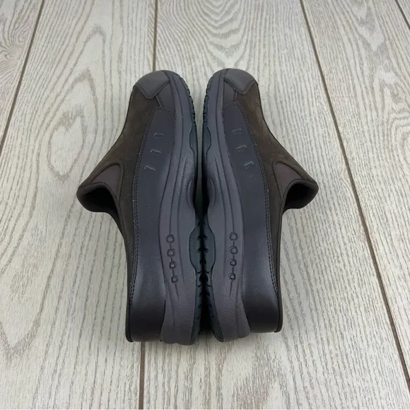 Easy Spirit Women's Traveltime Leather Clogs 12M Dark Brown $70