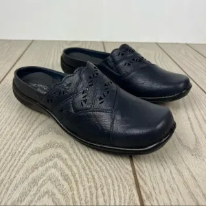 Easy Street Forever Women's Comfort Cutout Clogs 10N New Navy $55