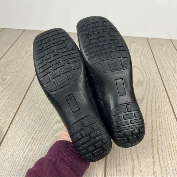 Easy Street Forever Women's Comfort Cutout Clogs 10N New Navy $55