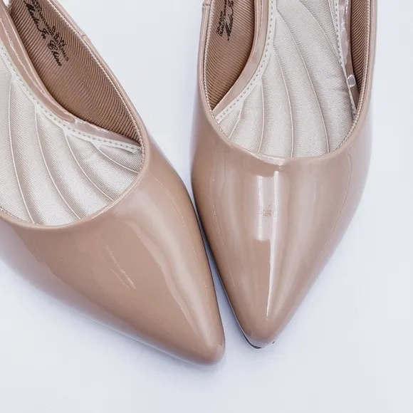 EASY STREET Womens Nude Patent Stretch Gore Faye Pointed Toe Stiletto Slingback