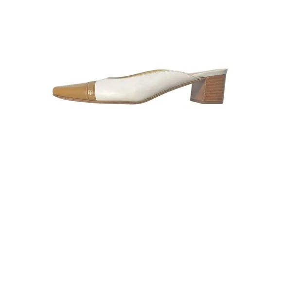 Elegant Salvatore Ferragamo Closed Toe Block Heel Mules Size 7 AAAA- Beige White