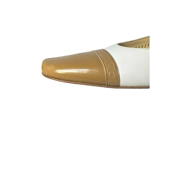 Elegant Salvatore Ferragamo Closed Toe Block Heel Mules Size 7 AAAA- Beige White