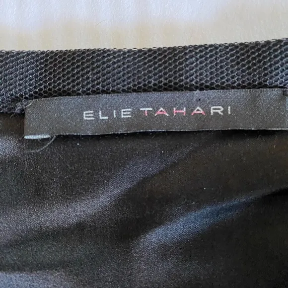 Elie Tahari black lace overlay skirt, Sz. 4