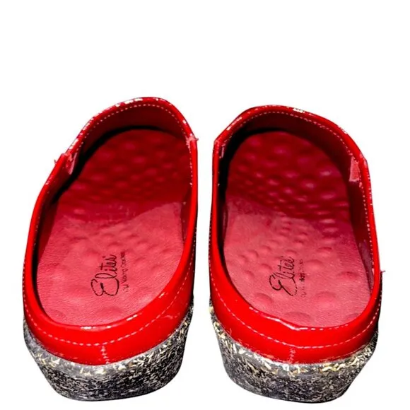 Elites by Walking Cradles Red Patent Leather Clogs Size 9.5W