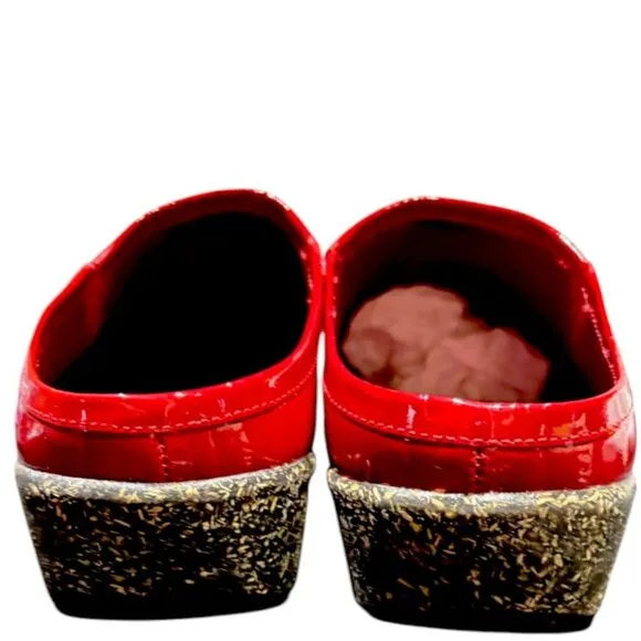 Elites by Walking Cradles Red Patent Leather Clogs Size 9.5W