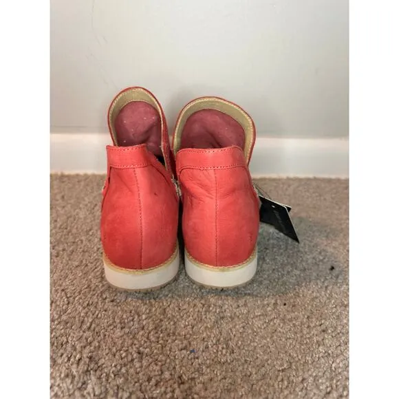 Emu Australia Suede Ankle Boots Coral Size 10 Slip on NWT