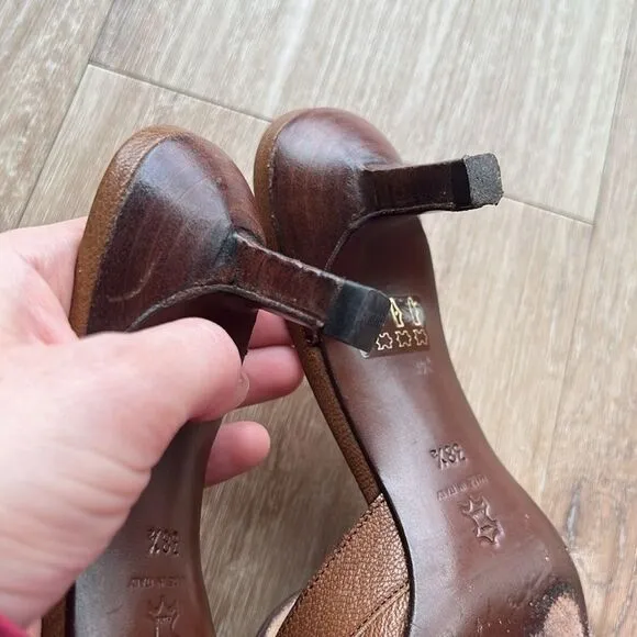 Enrico Antinori • Italian leather pointed mules