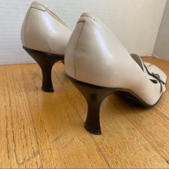 Enzo Angiolini || EA Flexo; Toe Buckle; Leather Kitten Heels; Size 6 1/2M